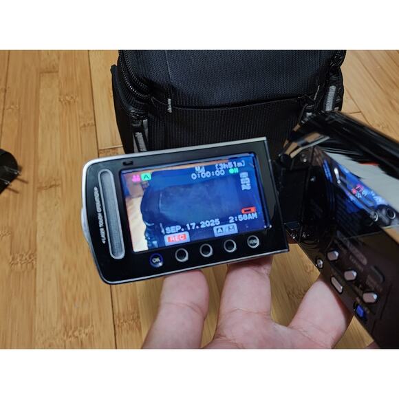 JVC GZ-MS130 MS130BU Digital Camcorder Video Camera Tested Working + Accessories - Picture 6 of 12